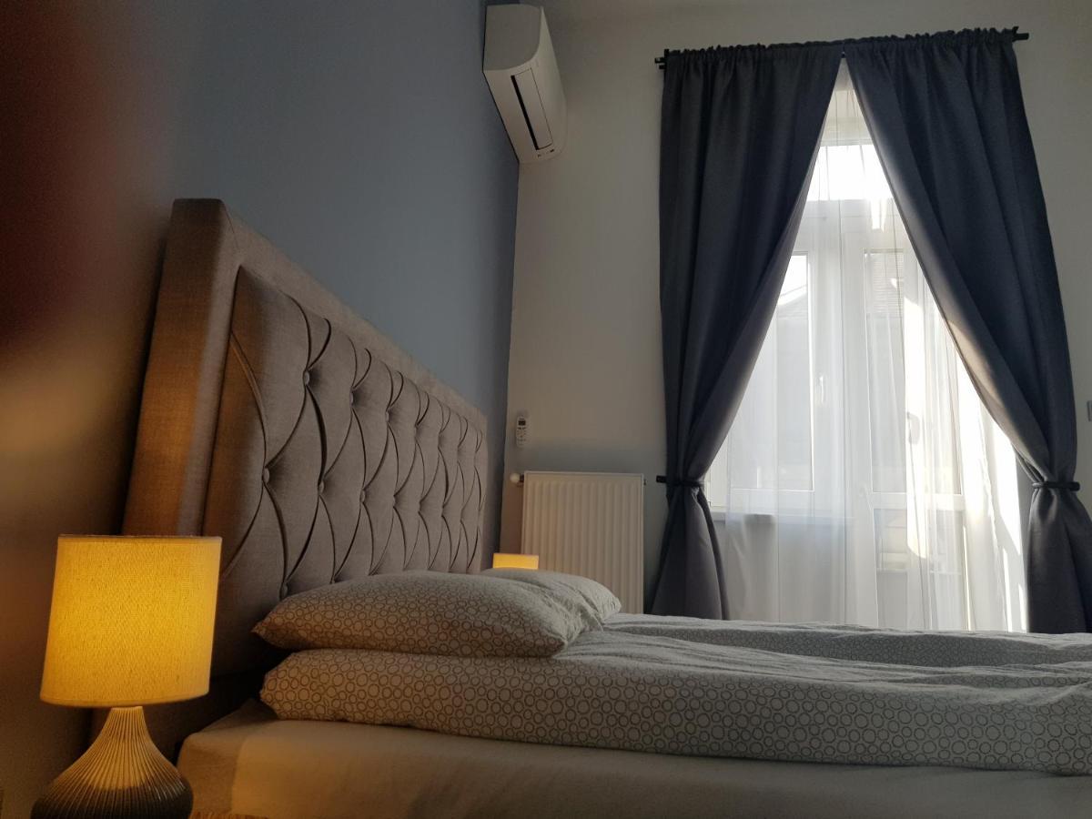 בודפשט Luxurious Apartment With Balconies In Downtown Bp מראה חיצוני תמונה