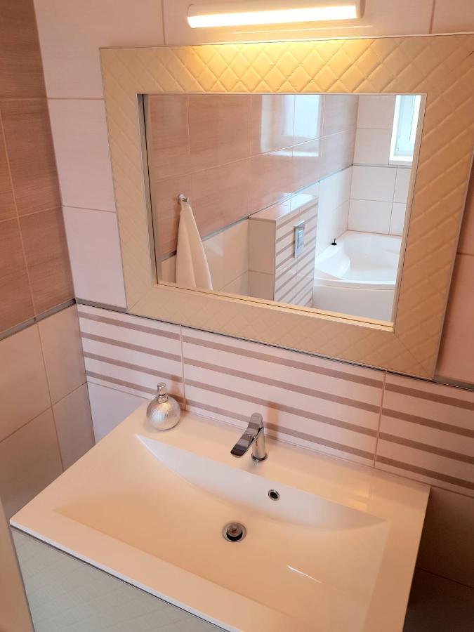בודפשט Luxurious Apartment With Balconies In Downtown Bp מראה חיצוני תמונה