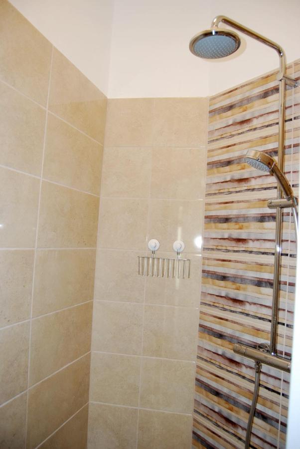 בודפשט Luxurious Apartment With Balconies In Downtown Bp מראה חיצוני תמונה